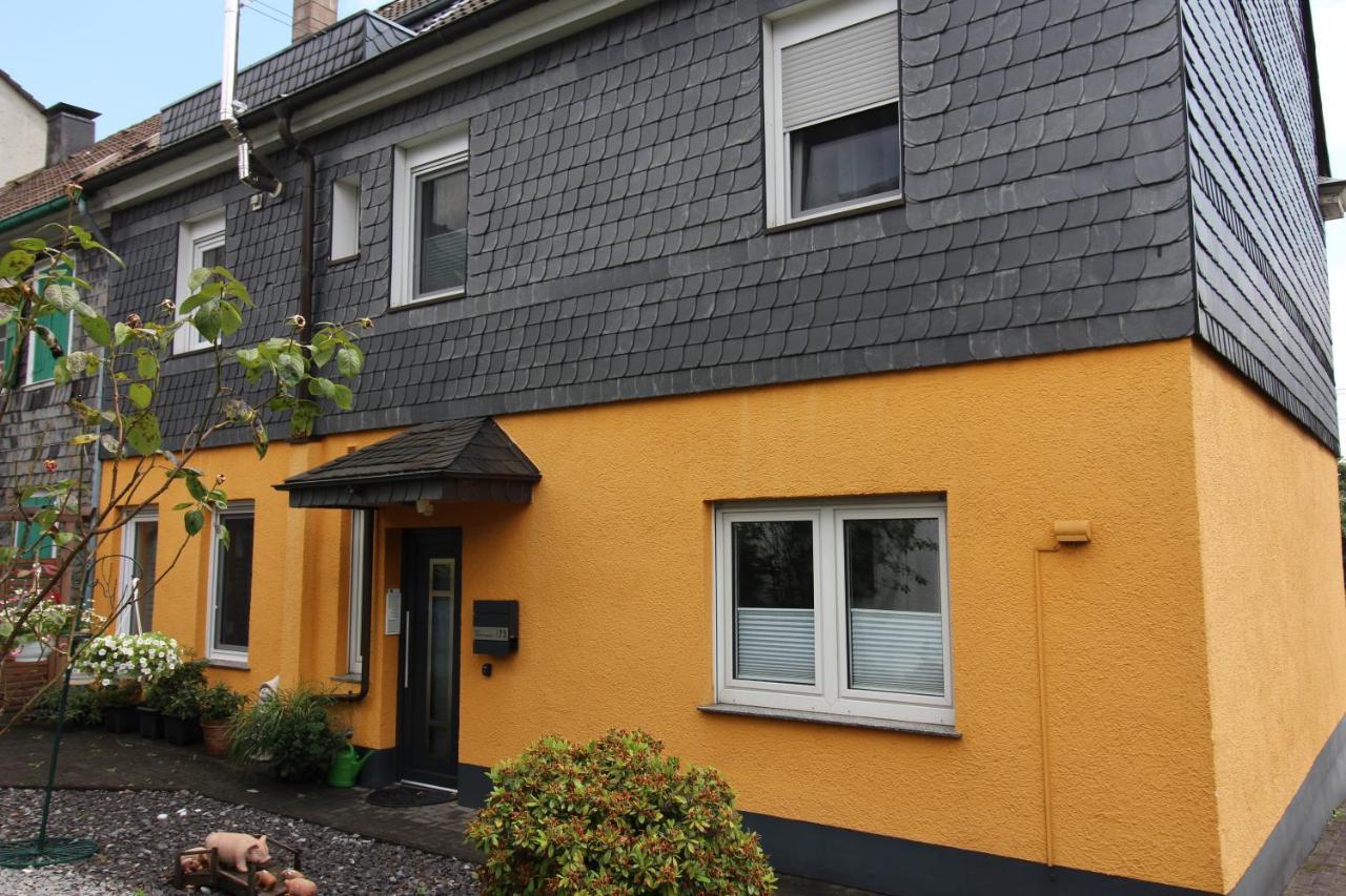 Privatzimmer Haus Gruenewald Solingen Bagian luar foto