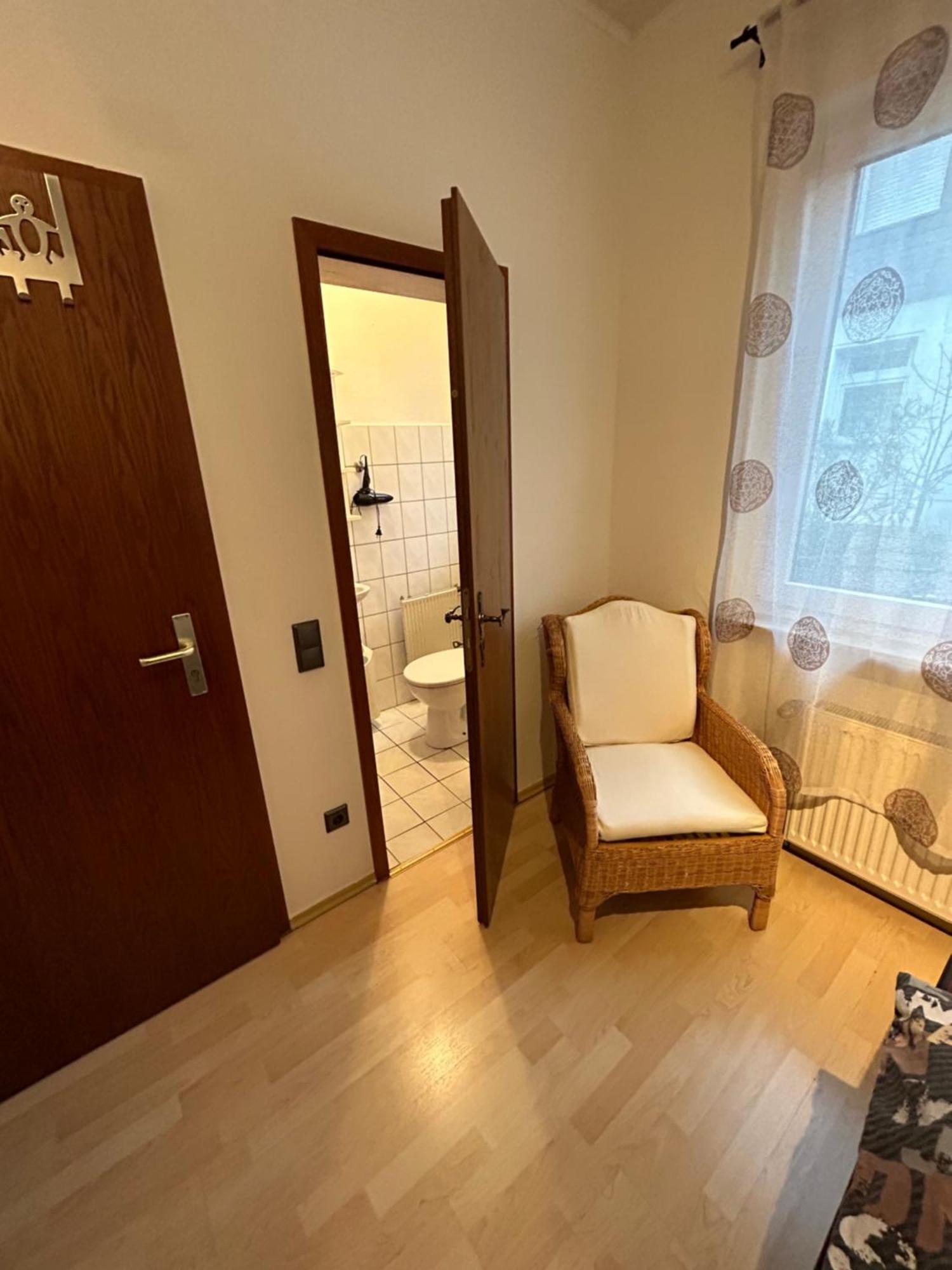 Privatzimmer Haus Gruenewald Solingen Bagian luar foto