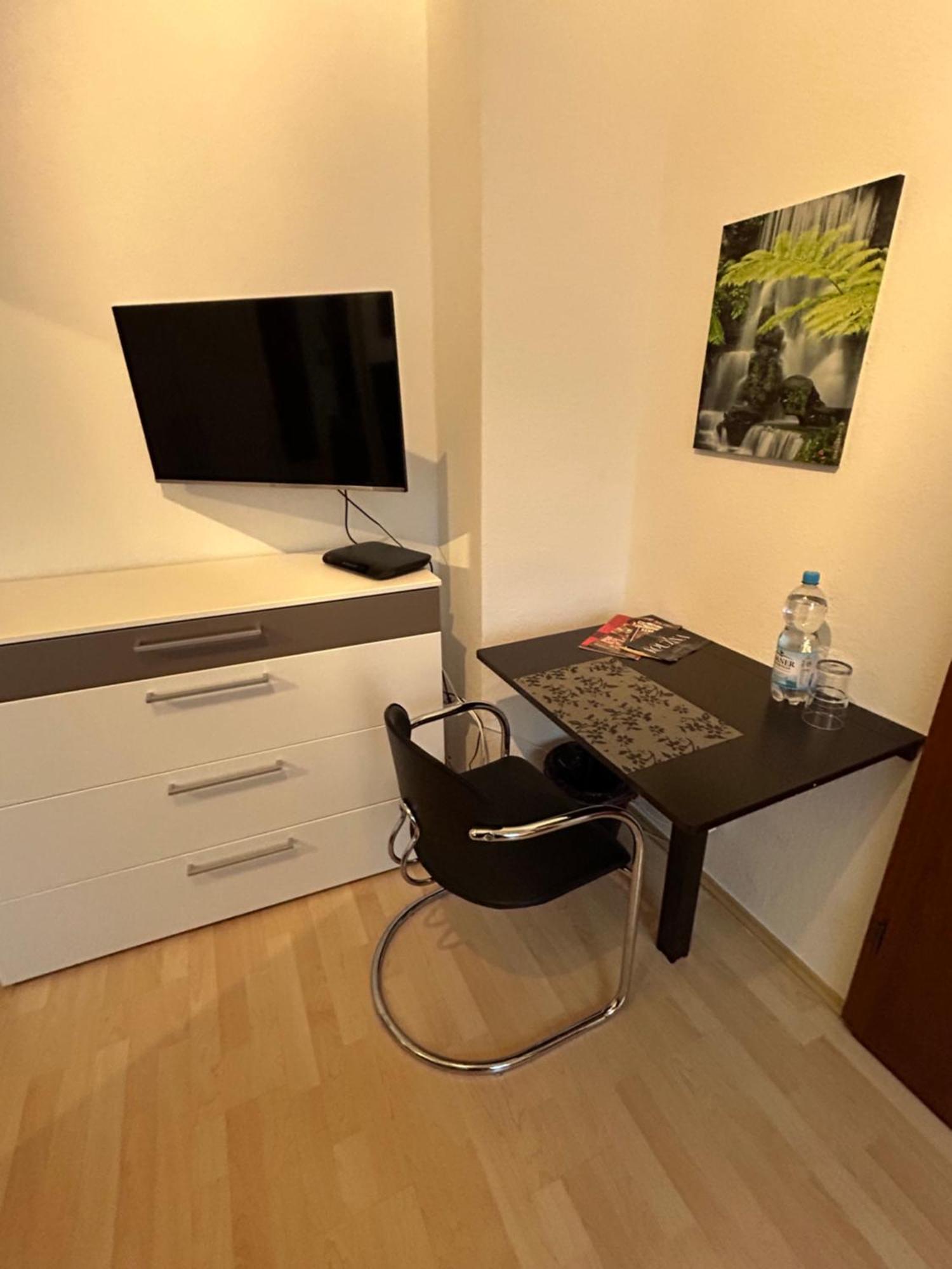 Privatzimmer Haus Gruenewald Solingen Bagian luar foto